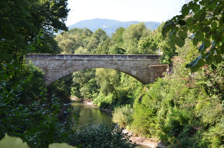 КОНКУРС за израду урбанистичко - архитектонског решења дела &bdquo;Старе чаршије&ldquo; и непосредног окружења - идејно решење новог моста у Ивањици
